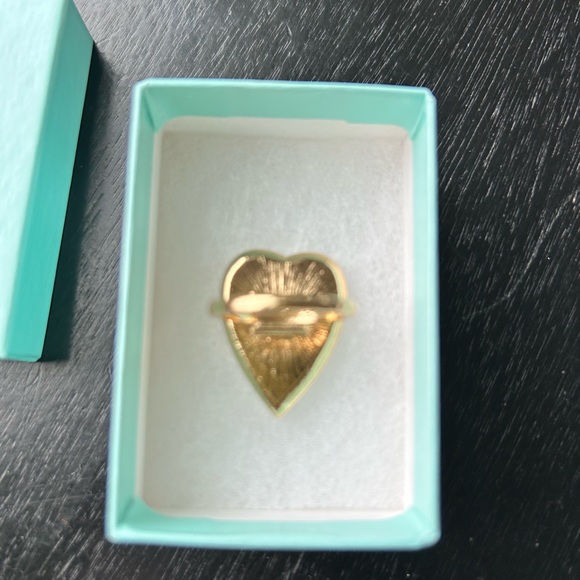 Park Lane light green stone heart ring in size 7 - Picture 2 of 2